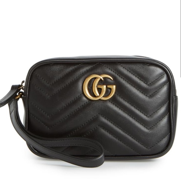 Gucci Handbags - Perfect condition Gucci Marmont wristlet GG
